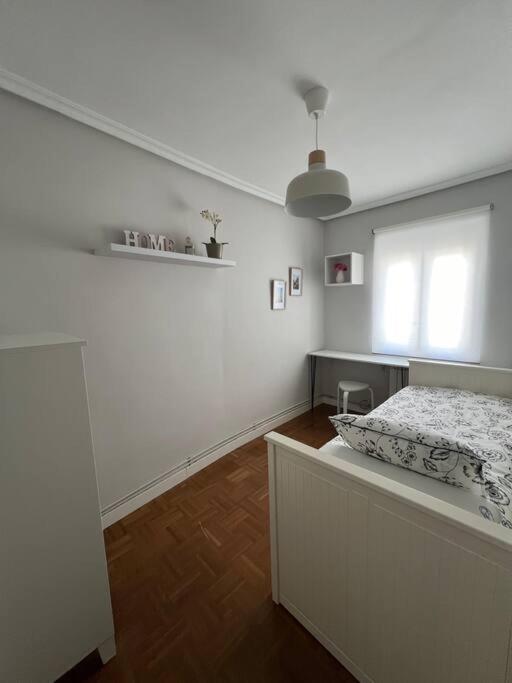 Piso Acogedor Cerca Del Centro. Apartment Burgos Bagian luar foto