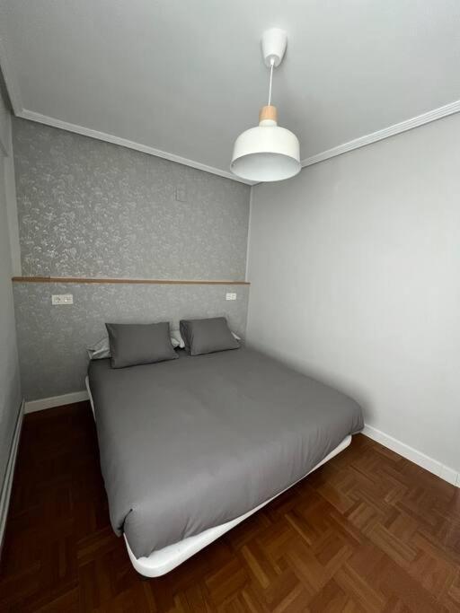 Piso Acogedor Cerca Del Centro. Apartment Burgos Bagian luar foto