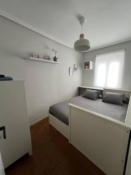 Piso Acogedor Cerca Del Centro. Apartment Burgos Bagian luar foto