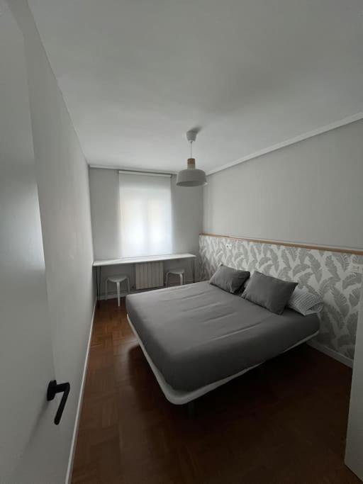 Piso Acogedor Cerca Del Centro. Apartment Burgos Bagian luar foto